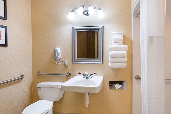 Double Bed Accessible (6 of 12)