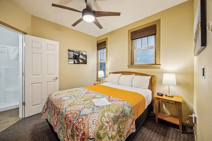 Room 52 of 118