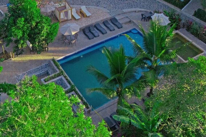 Pool 54 of 108