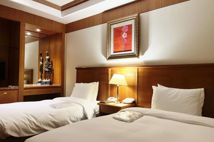 Room 40 of 106