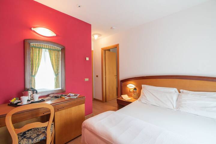 Room 6 of 21