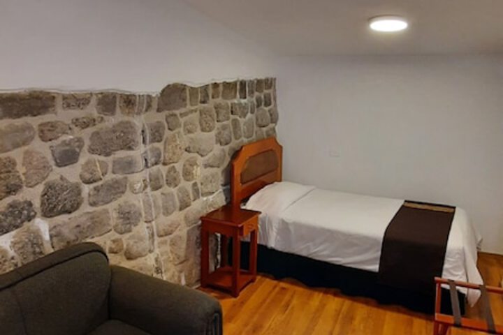Room 7 of 70