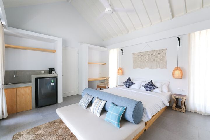 Room 2 of 35