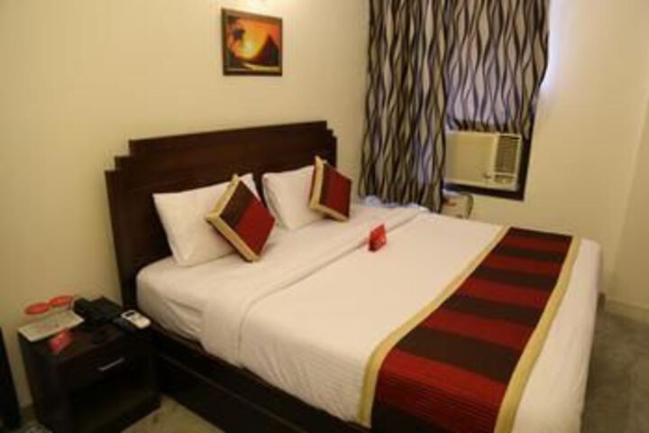 Room 13 of 23