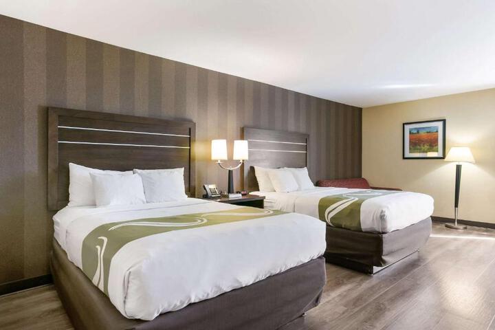 2 Double Beds (4 of 7)