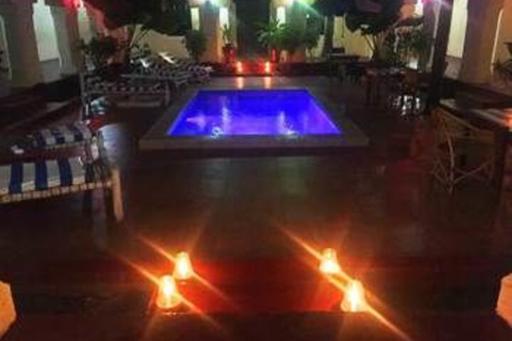 Pool 10 of 20