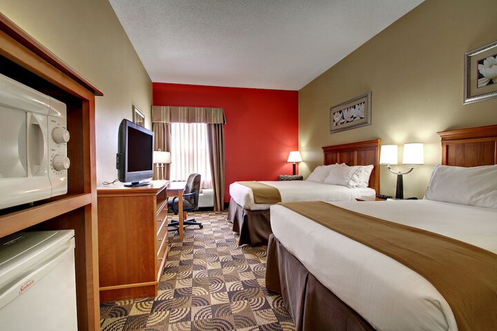 2 Queen Beds (4 of 10)