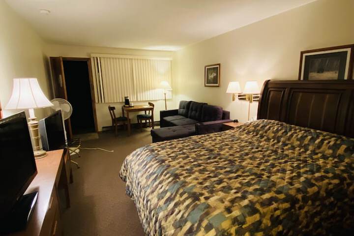 Room 6 of 15