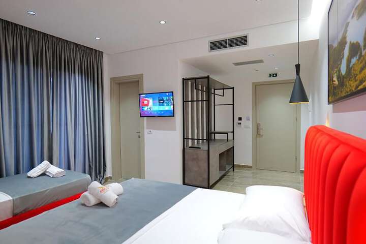 Room 31 of 137