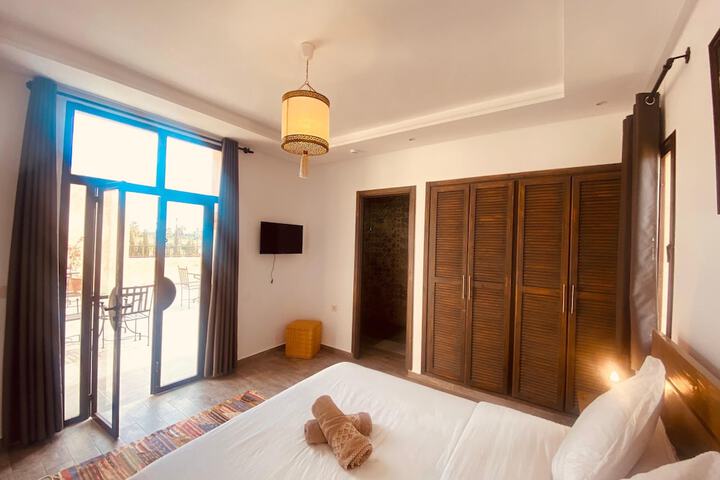 Room 43 of 153
