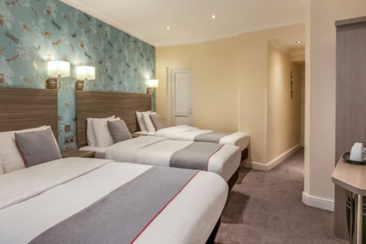 Room 16 of 26