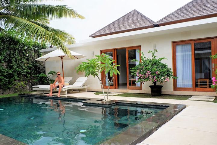 Pool 33 of 47