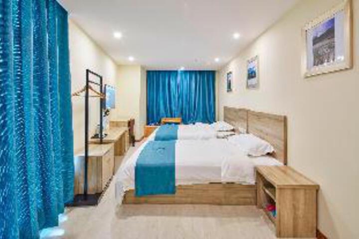 Room 3 of 8