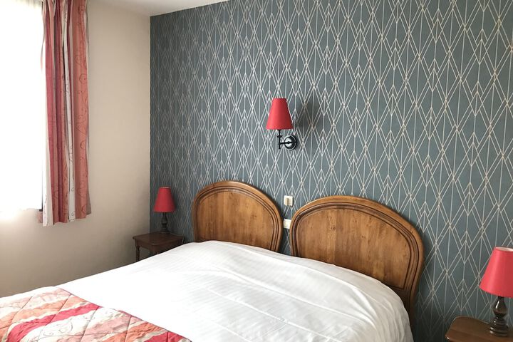 Room 9 of 24