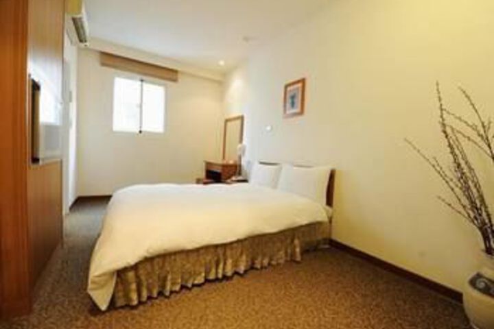 Room 15 of 42