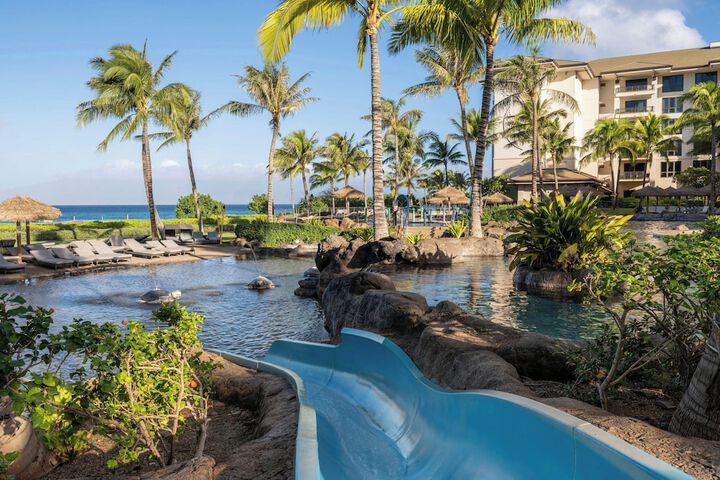 Hotel Pool