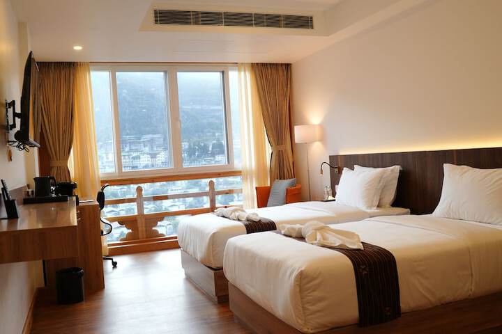 Room 9 of 20