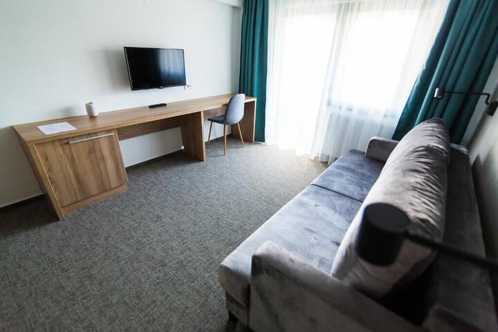 Room 3 of 48