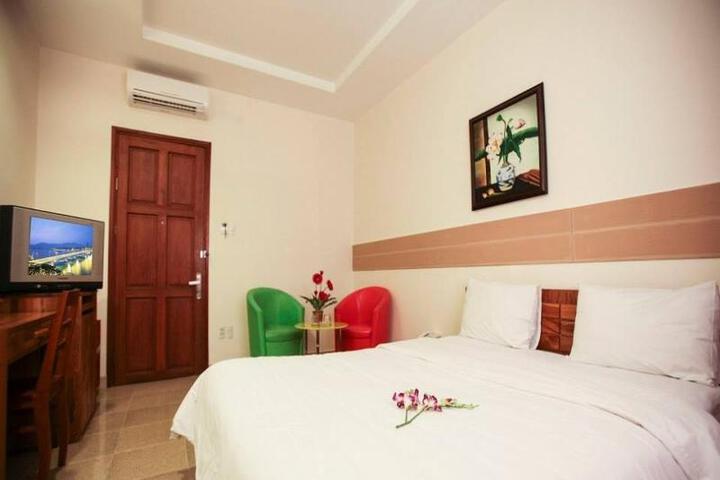 Room 1 of 6