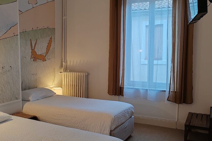 Room 7 of 98