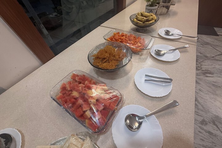 Dining 31 of 34