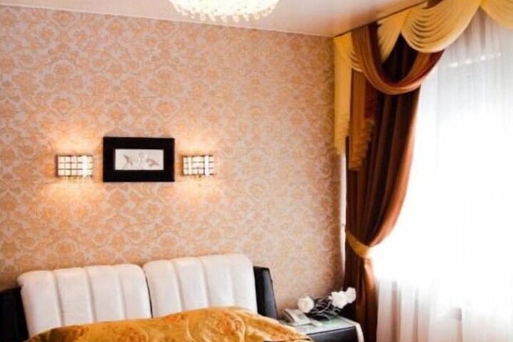 Room 33 of 47