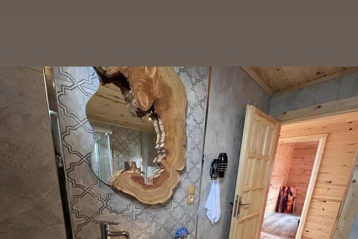 Room 17 of 34