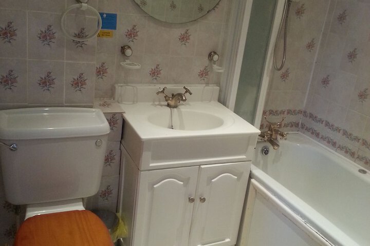 Room 8 of 15