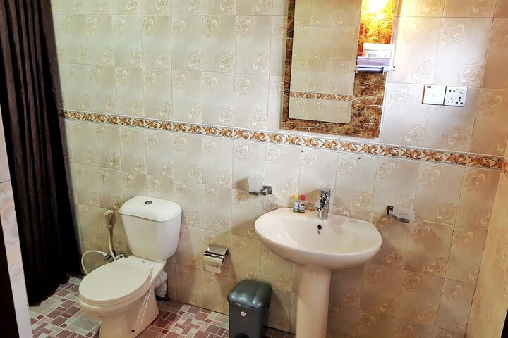 Room 9 of 15