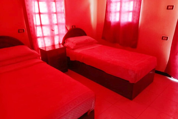 Room 32 of 83