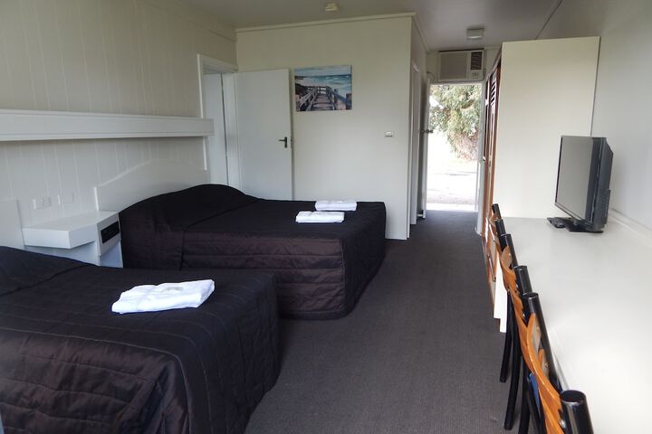 Room 8 of 38