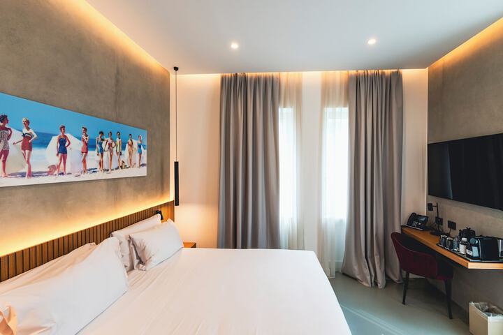 Room 31 of 77