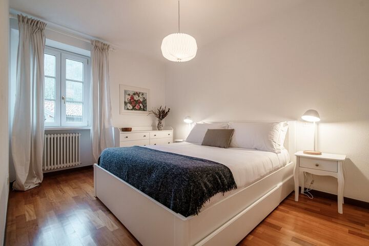 Room 3 of 102