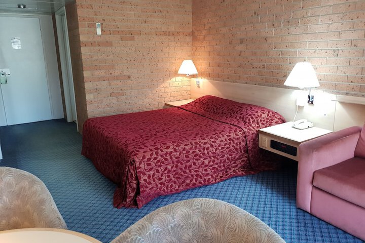 Room 9 of 31