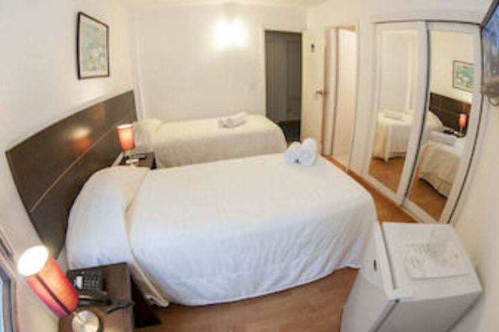 Room 6 of 13