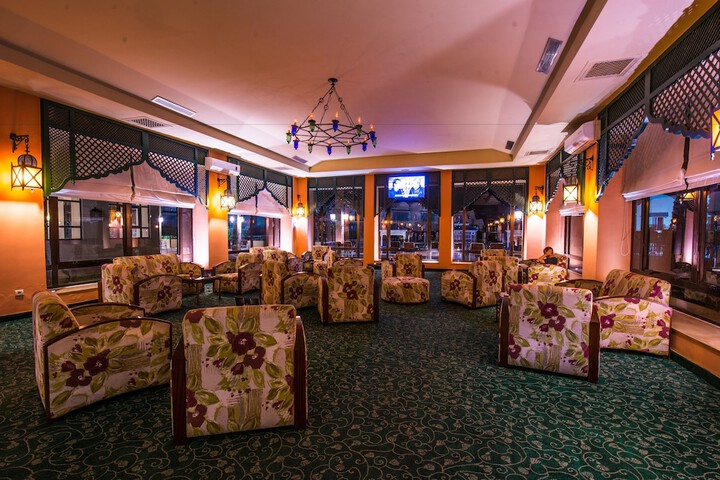 Lounge 69 of 82