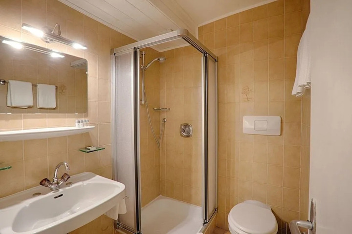 General 32 of 42