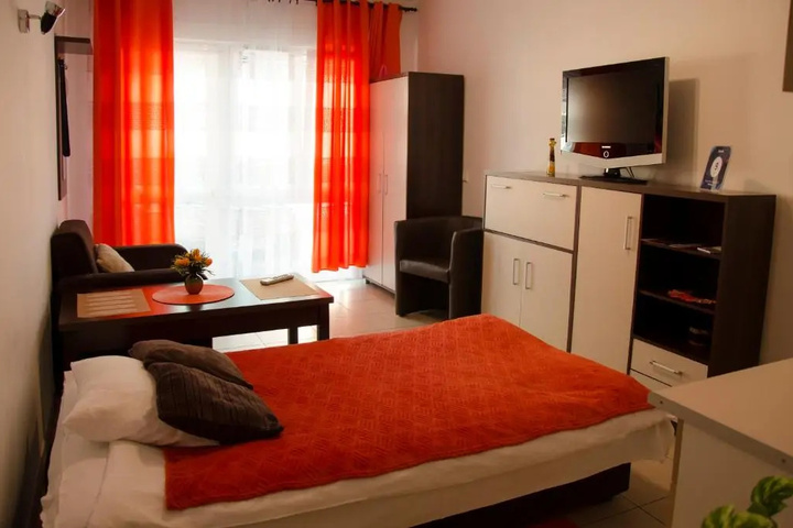Room 2 of 4