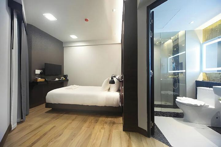 Room 4 of 31
