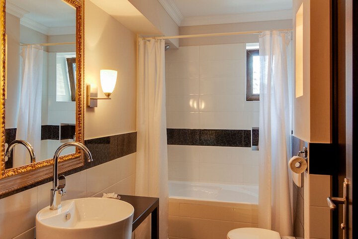 Room 20 of 39
