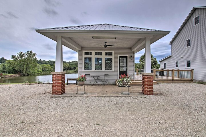 Lakefront Studio Guest Home on Hermann Wine Trail!
