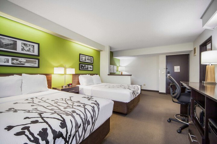 Room 14 of 37