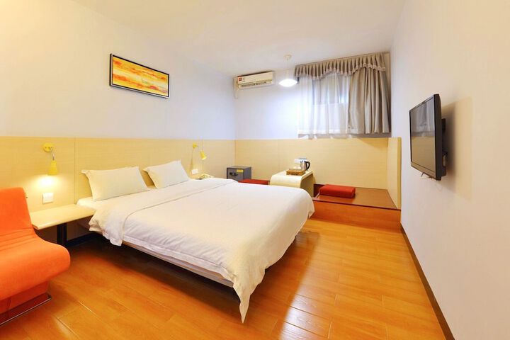 Room 2 of 29