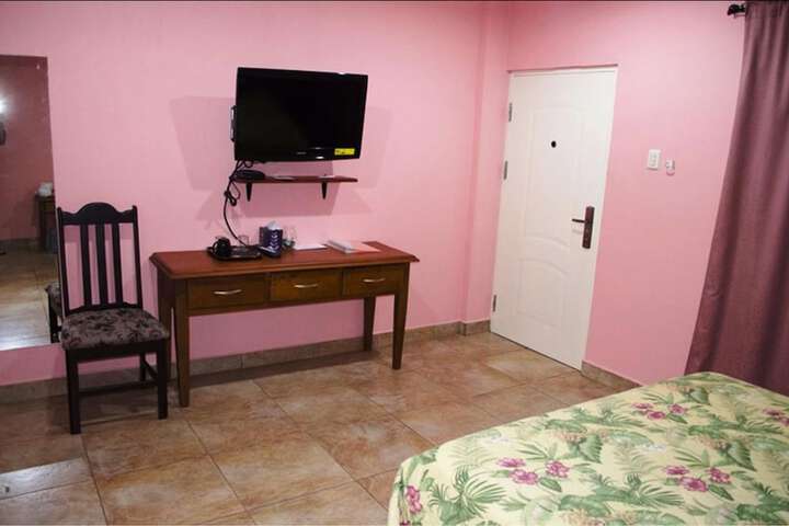 Room 6 of 27