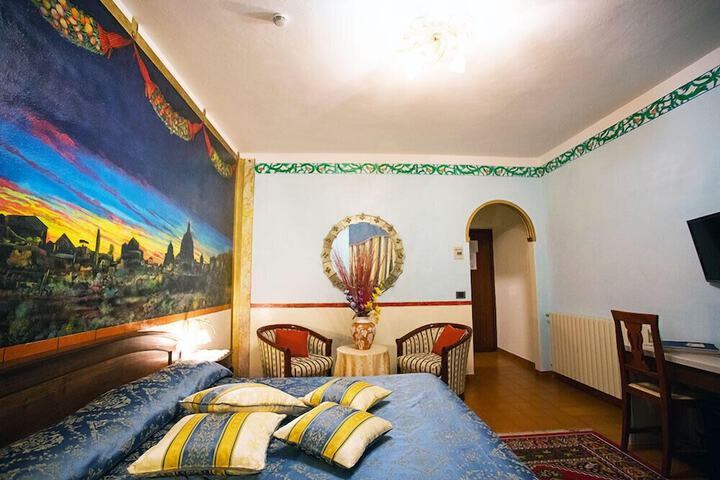 Room 14 of 30