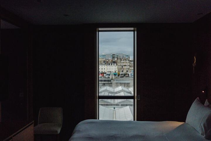 Room 43 of 68