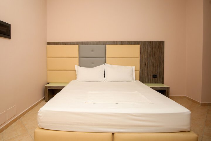 Room 31 of 218
