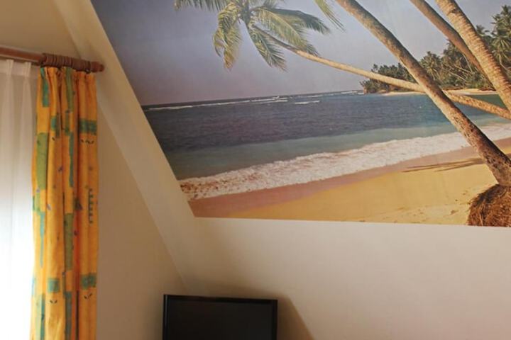 Room 12 of 53