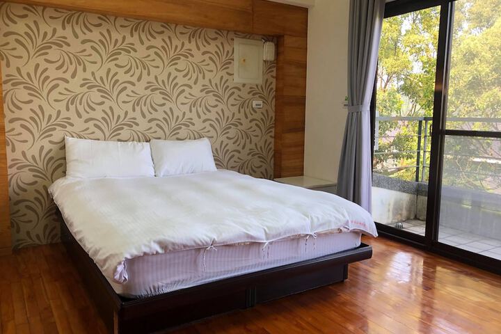 Room 7 of 82