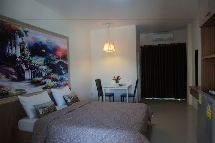 Room 3 of 33